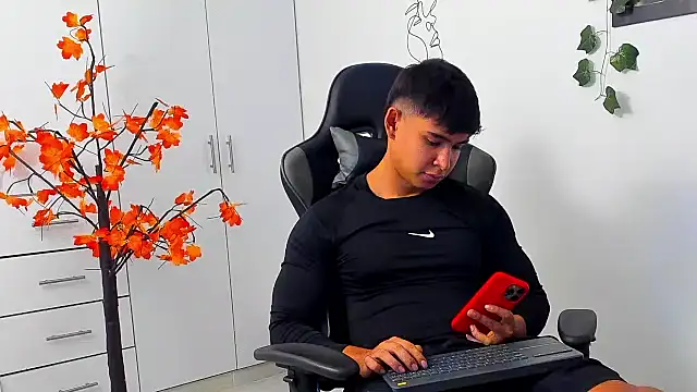 Snapshot of Bray_Kevin chatting on January 7, 2026, 11:32 pm Bray Kevin online show from January 7, 2026, 11:32 pm