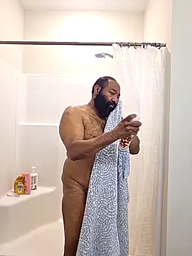 Bearhoney843 online show from May 11, 2026, 4:04 pm