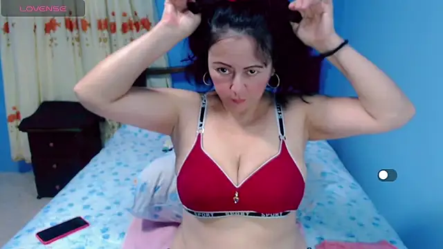 Lily Benet1 online show from May 7, 2026, 3:00 am
