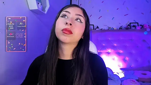  cloe martinez online show from February 17, 2025, 9:32 pm