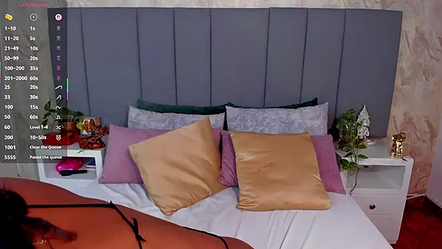 JulianaMiller online show from September 29, 2025, 1:45 am