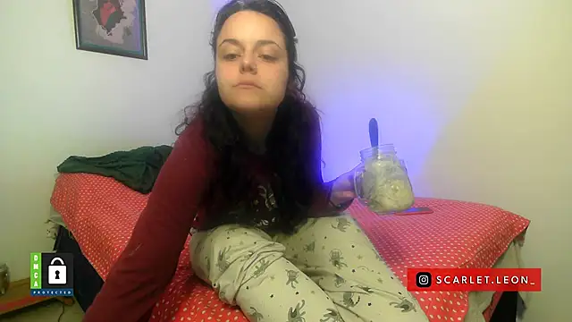 Scarletleon77 online show from March 11, 2026, 3:39 pm