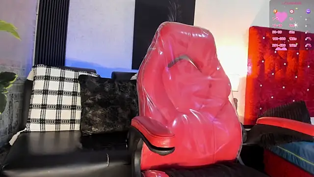 Snapshot of paulinasaeEnz chatting on March 6, 2026, 1:39 pm paulinasaeEnz online show from March 6, 2026, 1:39 pm