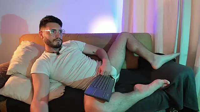 Snapshot of axel_giracr chatting on June 10, 2026, 7:59 pm axel giracr online show from June 10, 2026, 7:59 pm