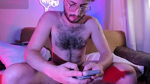 axel giracr online show from December 17, 2025, 8:14 pm