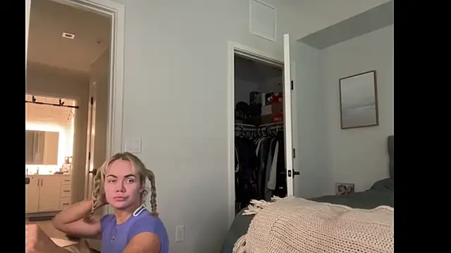 ElenaErickson online show from July 26, 2026, 1:45 am