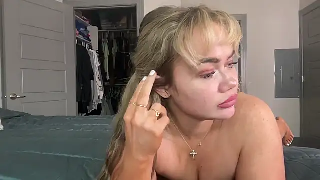 ElenaErickson online show from March 6, 2025, 12:21 am