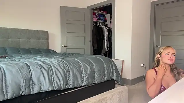 ElenaErickson online show from March 11, 2025, 12:54 am