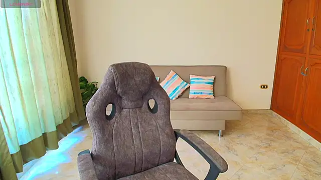 lili jade222 online show from October 11, 2025, 4:19 pm