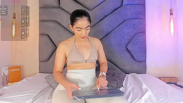 Snapshot of Liinda_Saenz chatting on July 8, 2026, 11:22 am Liinda Saenz online show from July 8, 2026, 11:22 am
