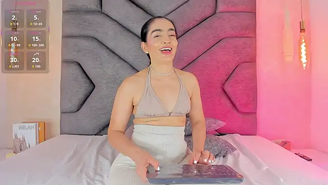 Snapshot of Liinda_Saenz chatting on July 4, 2026, 11:27 am Liinda Saenz online show from July 4, 2026, 11:27 am