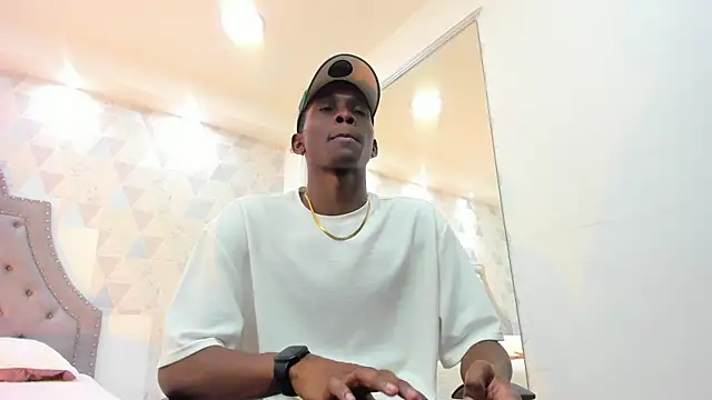 JacksonMuller  online show from January 31, 2025, 2:17 pm