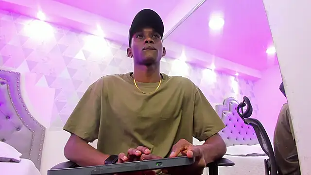 JacksonMuller  online show from February 1, 2025, 3:07 pm