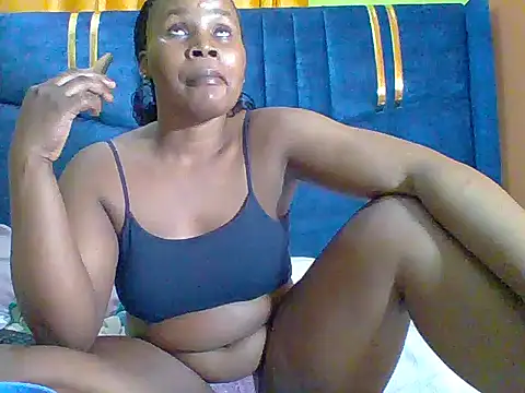 QueenMelisa online show from July 24, 2026, 6:37 pm