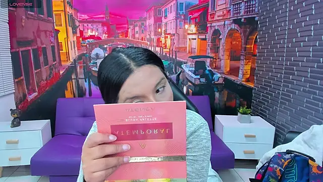 Small naughty  online show from November 11, 2025, 1:39 pm