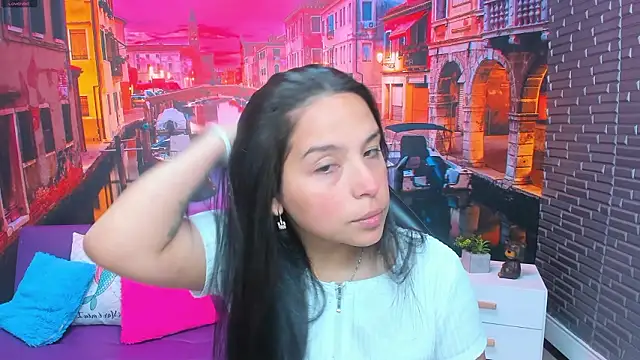 Snapshot of Small_naughty_ chatting on February 13, 2026, 1:33 pm Small naughty online show from February 13, 2026, 1:33 pm