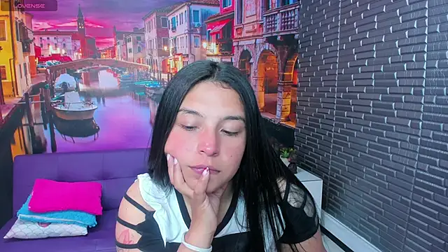 Snapshot of Small_naughty_ chatting on March 14, 2026, 1:39 pm Small naughty online show from March 14, 2026, 1:39 pm