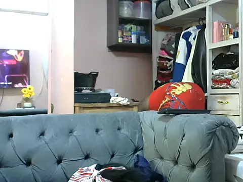 slender-qwene online show from June 21, 2026, 6:19 am