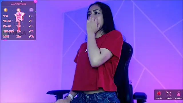 lilylouisee online show from March 21, 2025, 1:23 pm