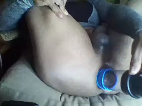 Snapshot of SissyChulo chatting on April 20, 2026, 10:40 am SissyChulo online show from April 20, 2026, 10:40 am