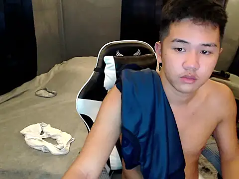 xgregor07 online show from October 12, 2025, 5:58 pm