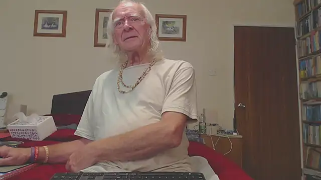 WaverlyKernow online show from December 19, 2025, 2:08 pm