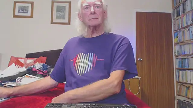 WaverlyKernow online show from October 2, 2025, 2:09 pm