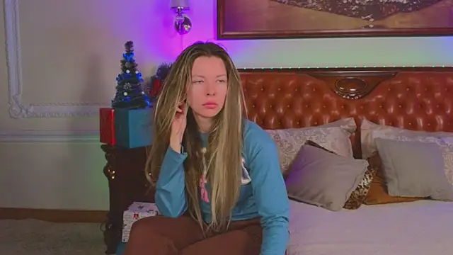 Real Tini online show from December 18, 2025, 6:07 am