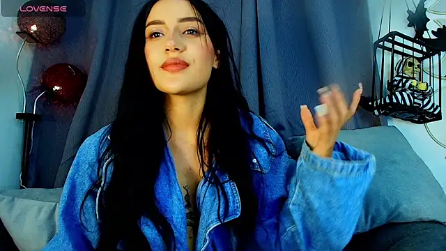 natashapridee  online show from February 6, 2025, 11:48 pm