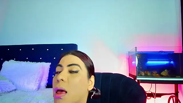 Aliice Doll online show from August 5, 2026, 11:32 pm