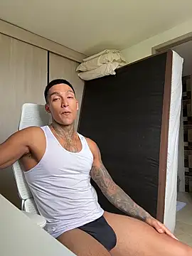 Snapshot of sendfer chatting on February 11, 2026, 7:14 pm sendfer online show from February 11, 2026, 7:14 pm