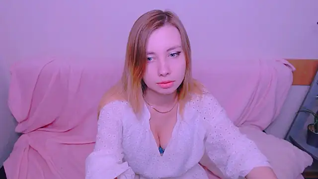 AliceFire  online show from June 6, 2026, 12:54 pm