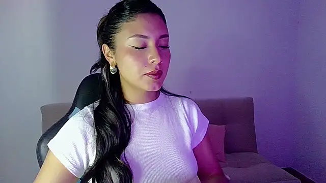 Lia 14  online show from March 4, 2026, 10:39 pm