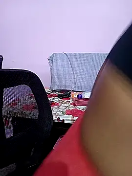 reemacouple007 online show from July 8, 2026, 4:35 am