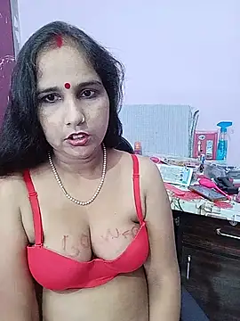 reemacouple007 online show from July 10, 2026, 7:41 am