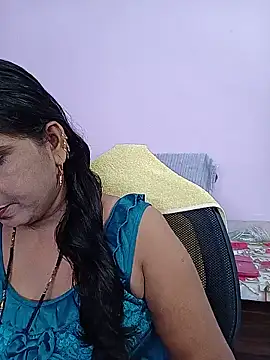 Snapshot of reemacouple007 chatting on June 2, 2026, 8:03 am reemacouple007 online show from June 2, 2026, 8:03 am