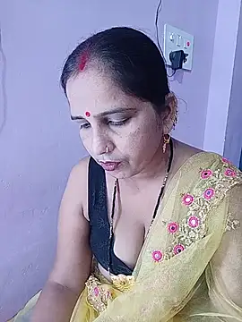 Snapshot of reemacouple007 chatting on June 16, 2026, 9:31 am reemacouple007 online show from June 16, 2026, 9:31 am