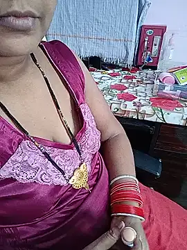 reemacouple007 online show from June 22, 2026, 6:10 am