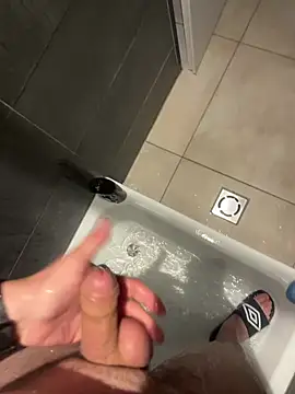 freenki41 online show from April 24, 2026, 9:11 am