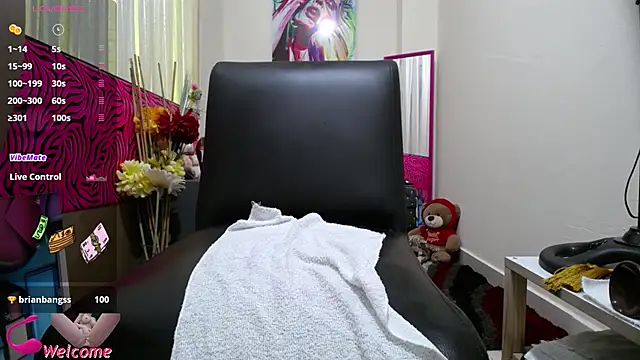ViickySexy online show from April 27, 2026, 7:23 pm