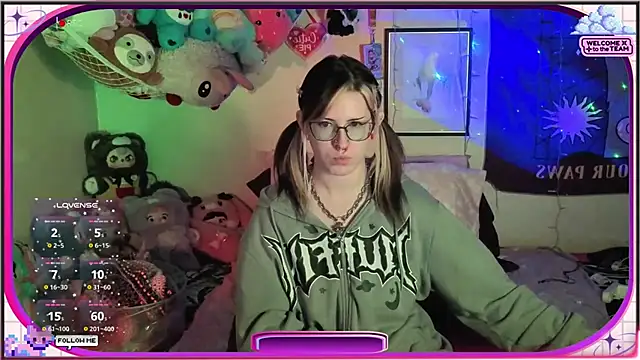 Snapshot of AmbrosiaKitty chatting on April 26, 2026, 7:49 am AmbrosiaKitty online show from April 26, 2026, 7:49 am