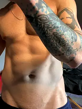 MachineDien online show from September 28, 2025, 6:37 pm