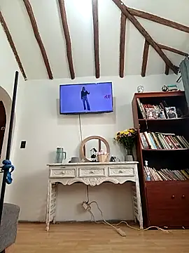 tata laima   online show from May 1, 2026, 2:33 pm