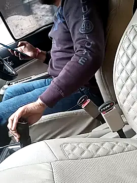 Snapshot of yours_smp chatting on December 29, 2024, 9:06 am yours smp online show from December 29, 2024, 9:06 am