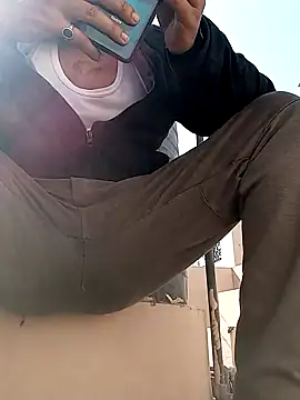 Snapshot of yours_smp chatting on February 6, 2025, 7:56 am yours smp online show from February 6, 2025, 7:56 am