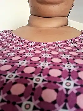 Ravina patil1 online show from May 7, 2026, 5:33 am