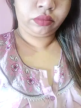 Ravina patil1 online show from April 29, 2026, 6:39 am