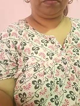 Ravina patil1 online show from June 18, 2026, 9:08 am