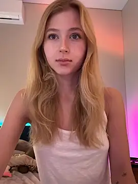 LunaRase online show from May 13, 2026, 7:26 am