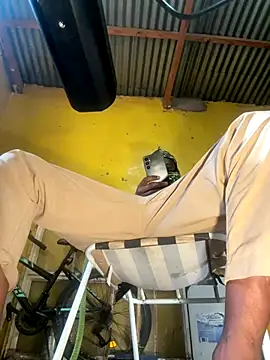 Maskman941 online show from October 28, 2025, 2:05 pm